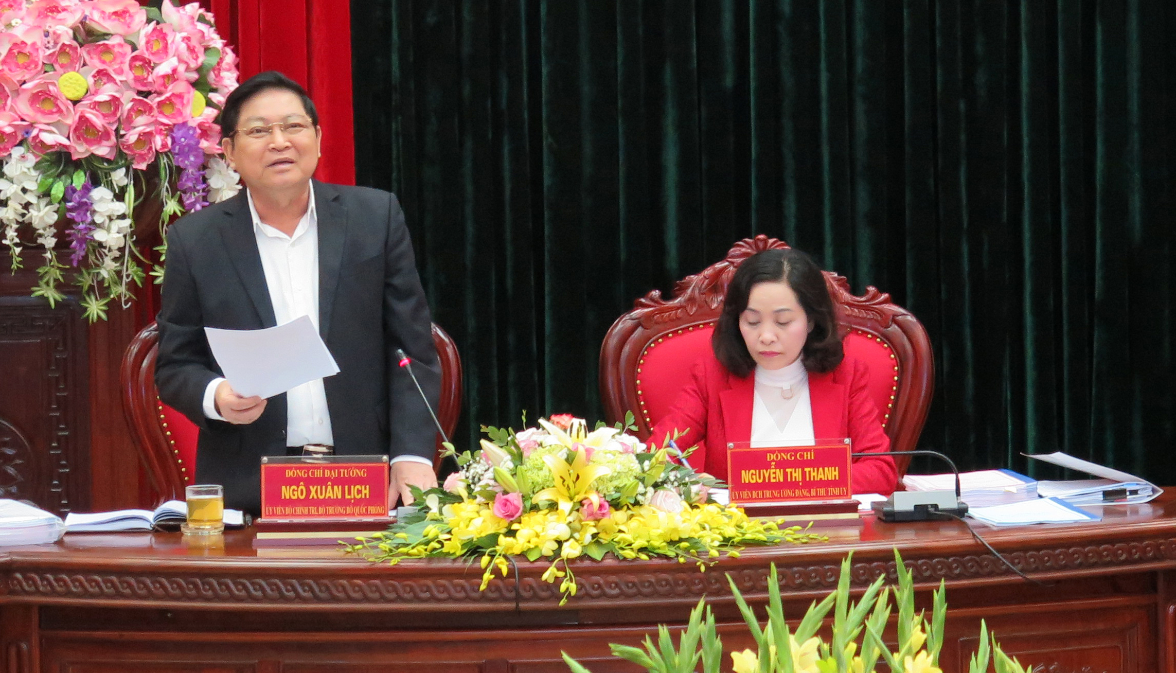 Đại tướng Ngô Xuân Lịch dự và chỉ đạo Hội nghị kiểm điểm tự phê bình và phê bình Ban Thường vụ Tỉnh ủy Ninh Bình